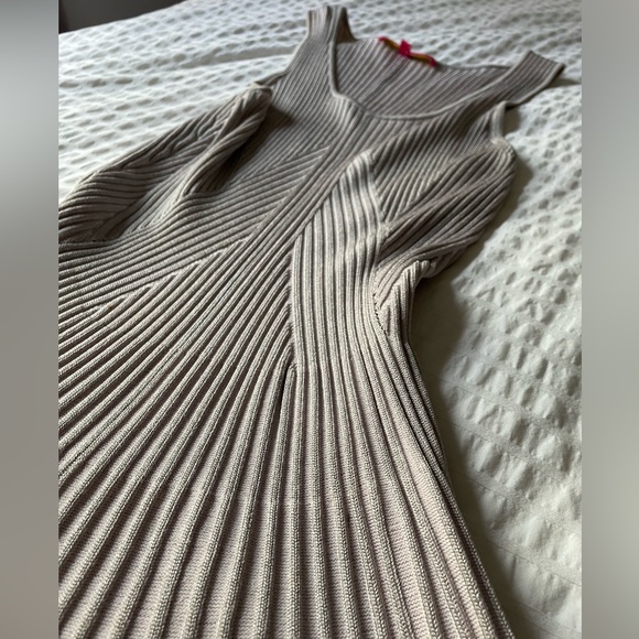 Accordion Style Flare Dress - Picture 4 of 8